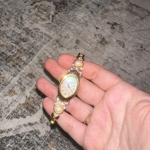 Elegant Gold Women's Watch